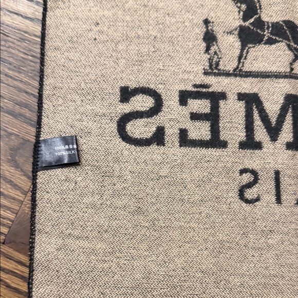 Scarf - Picture 5 of 5